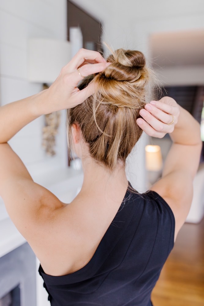 6 Simple Hairstyles for Scorching Summer time Days