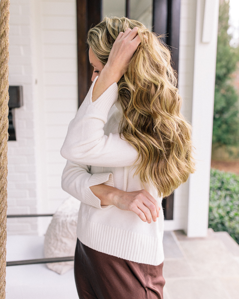 10 Ways to Maintain Healthy Hair in the Winter